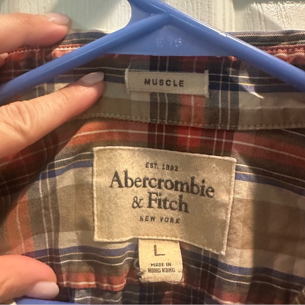 Abercrombie & Fitch Red and Blue Casual Button Down Shirt - Picture 3 of 6